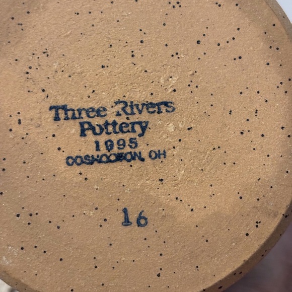 Stoneware Crock from Three Rivers Pottery 1995 Edition - Picture 4 of 11